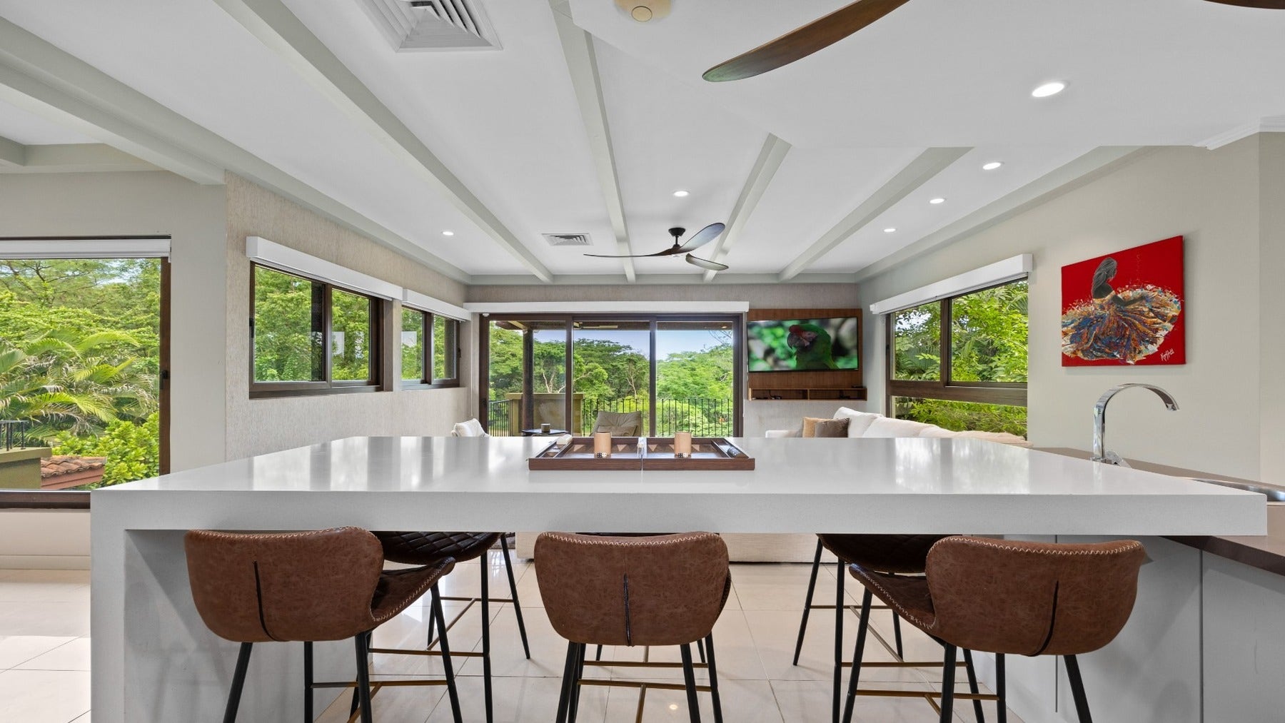 Renovated Luxury Villa — photo 14 of 19