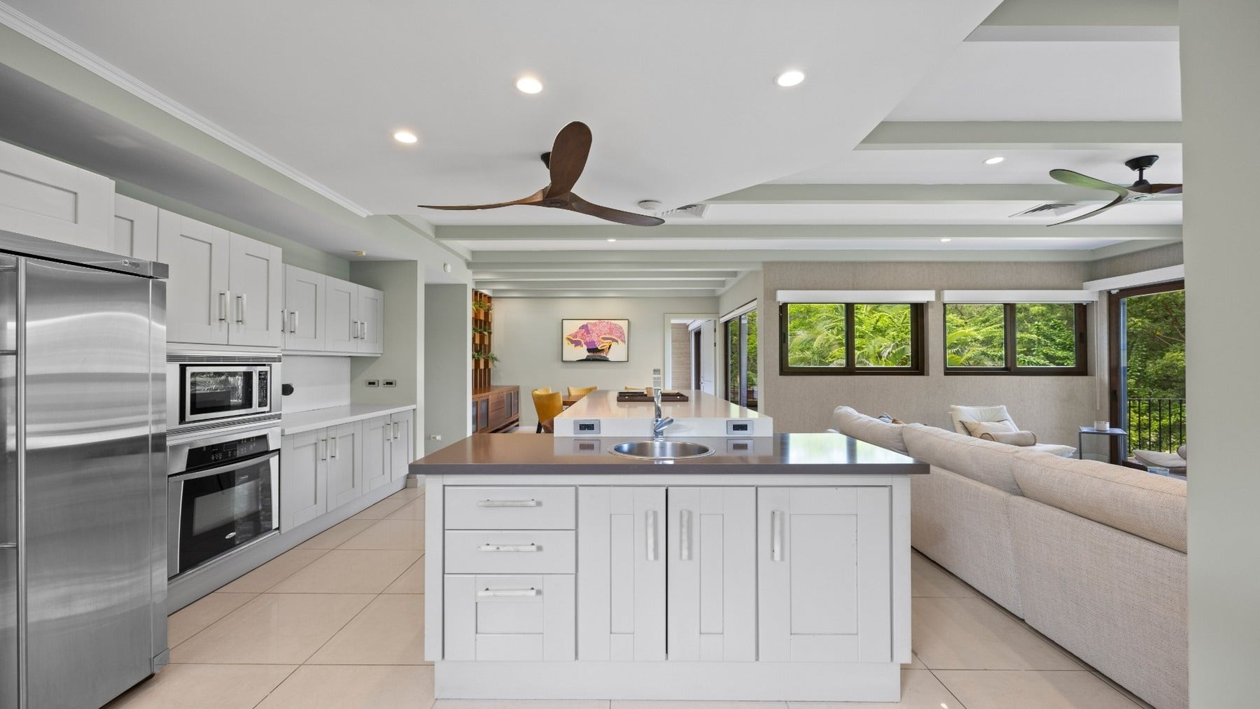 Renovated Luxury Villa — photo 16 of 19