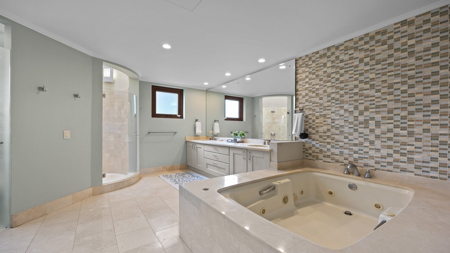 Renovated Luxury Villa — photo 19 of 19