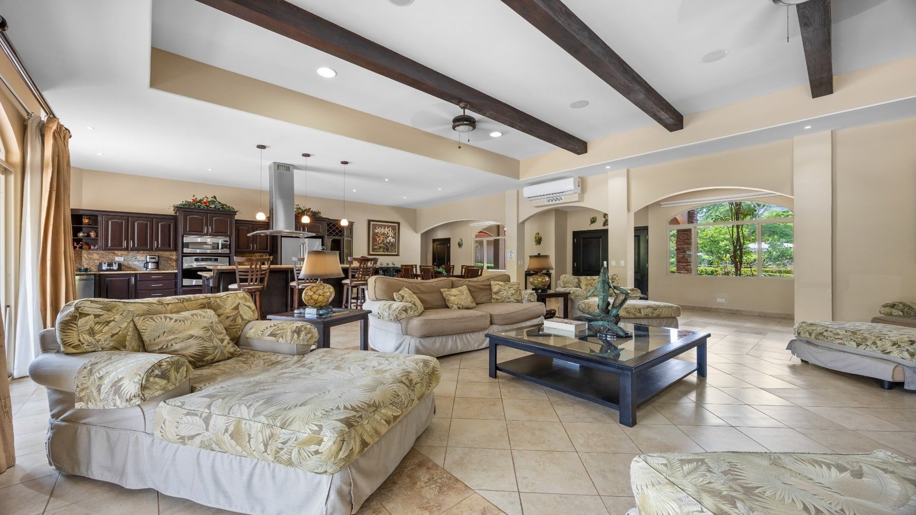 Mediterranean Estate with Guest House — foto 6 de 19
