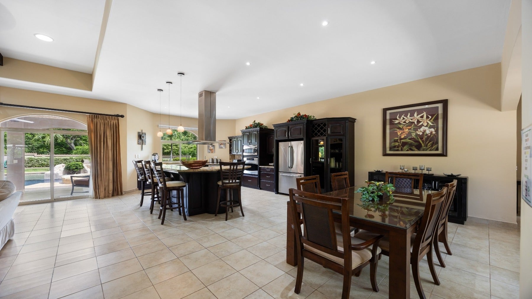 Mediterranean Estate with Guest House — foto 10 de 19