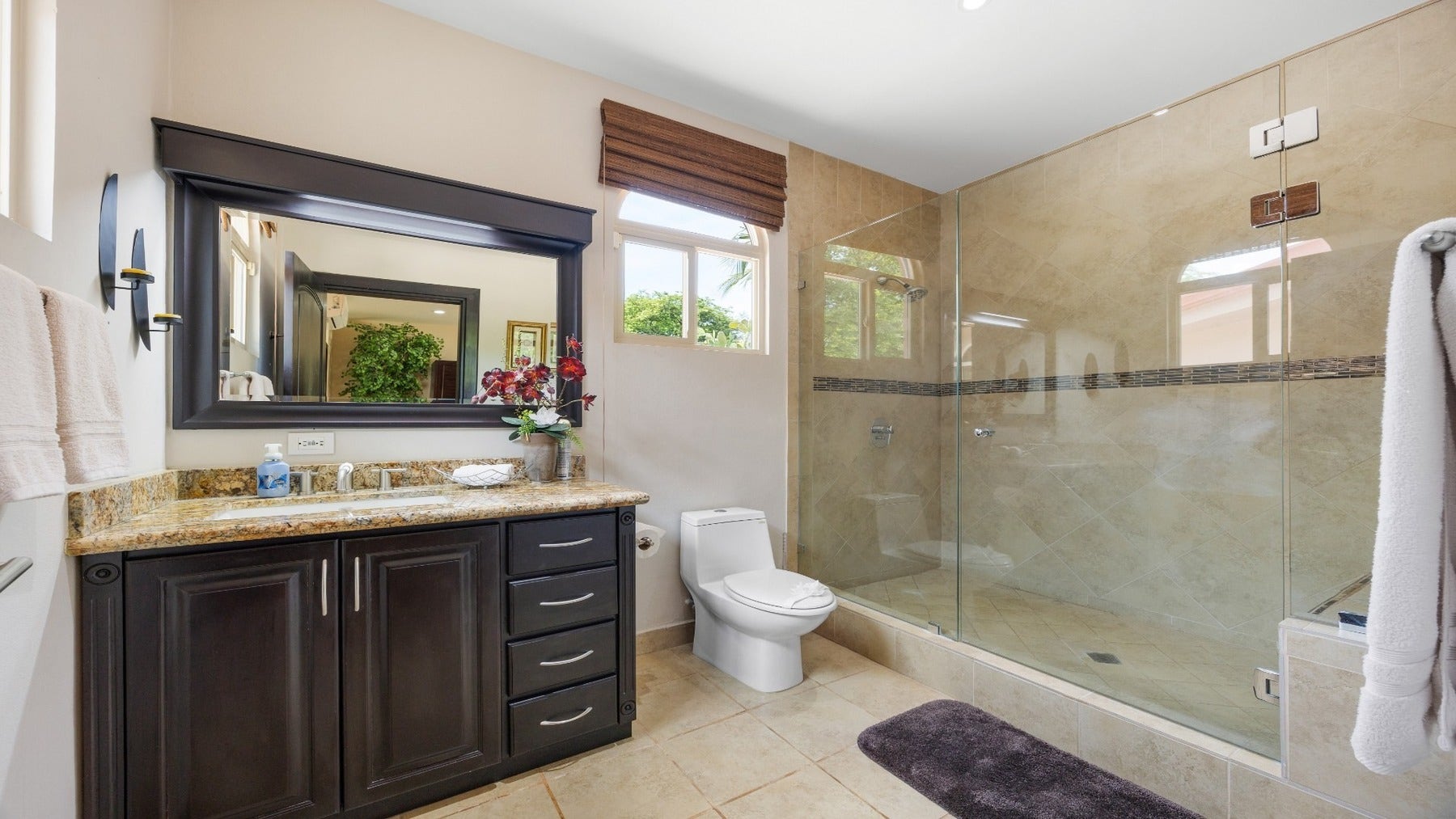 Mediterranean Estate with Guest House — foto 16 de 19