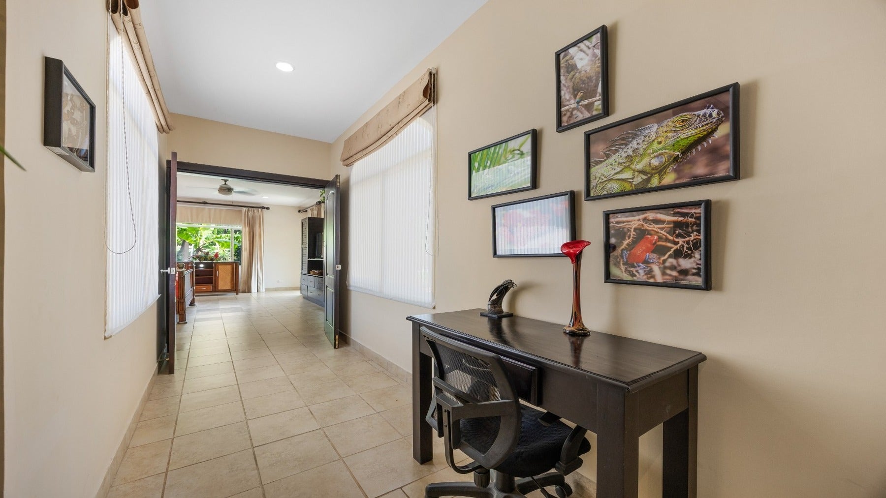 Mediterranean Estate with Guest House — foto 17 de 19