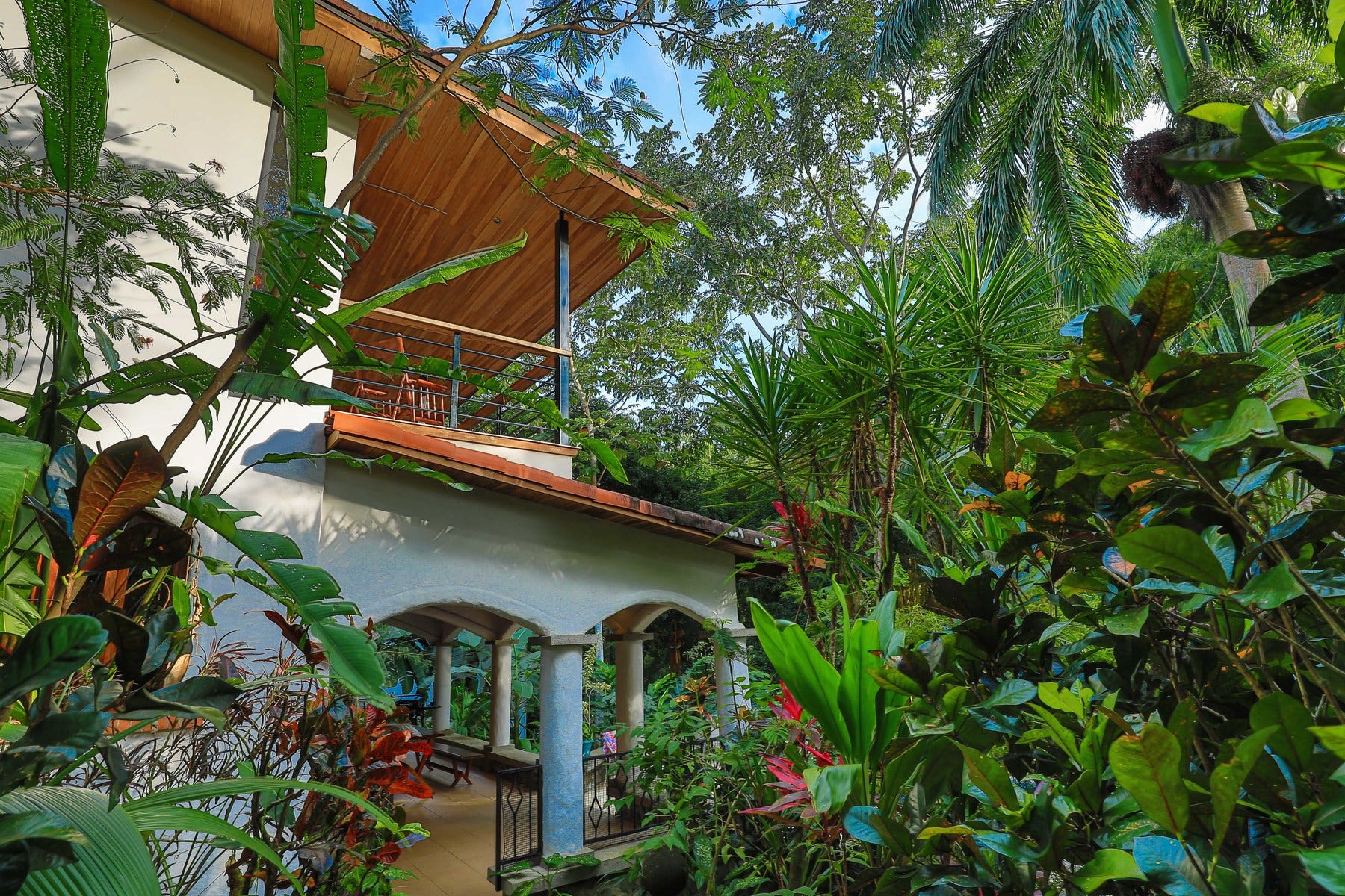 Private Rainforest Villa with Guest House — photo 5 of 19