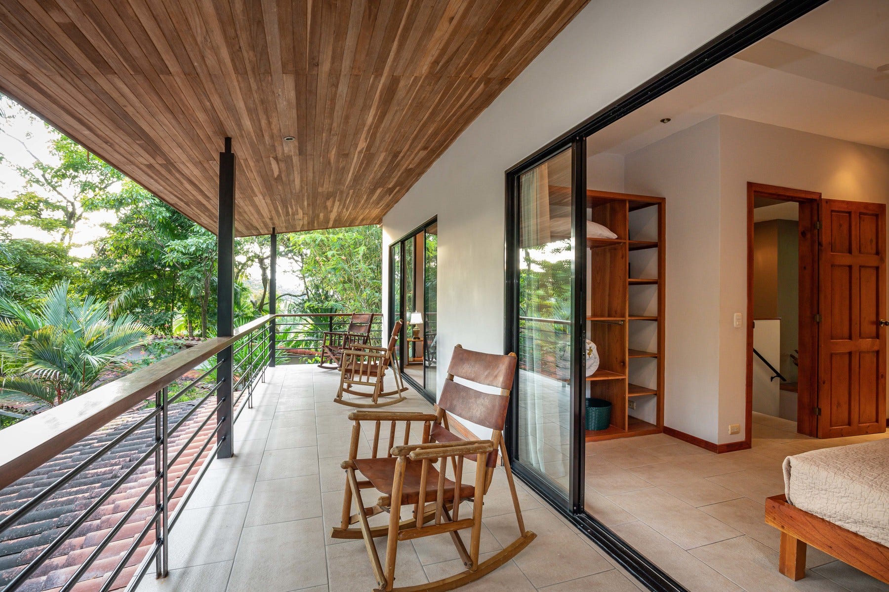 Private Rainforest Villa with Guest House — photo 18 of 19