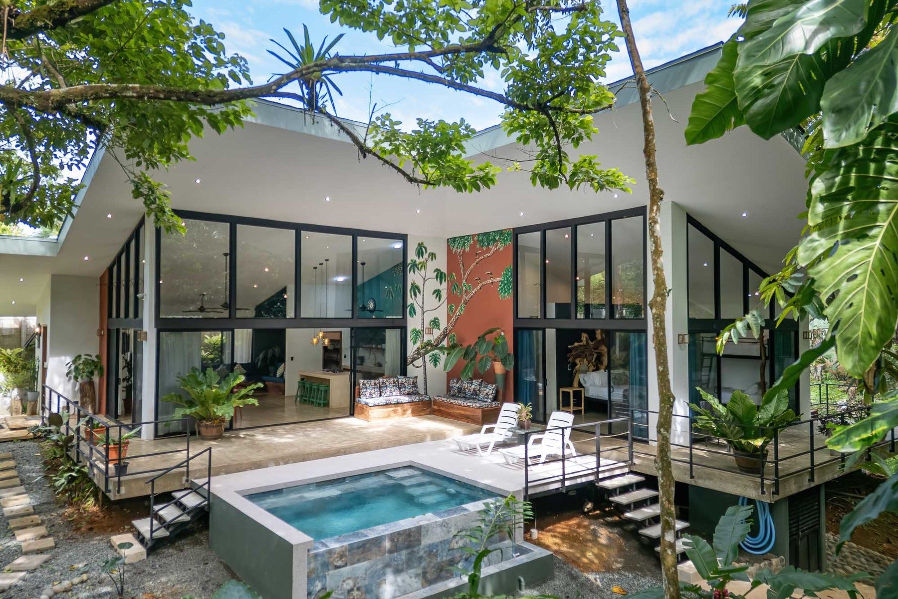 Rainforest Villa with Pool and Creek — foto 4 de 18