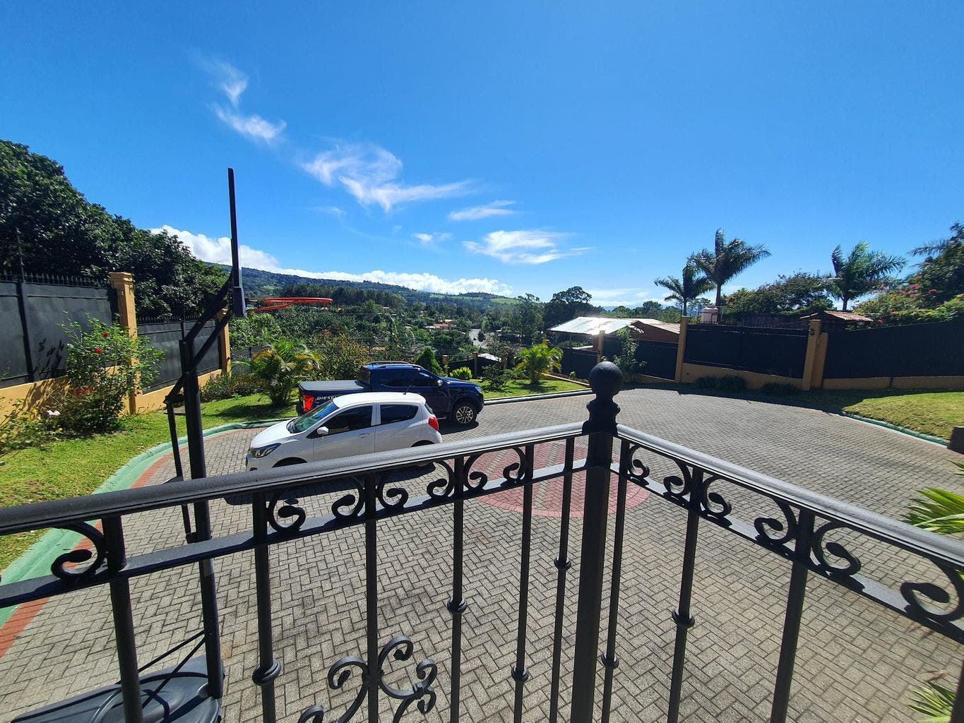 Private Mountain Residence — photo 7 of 18