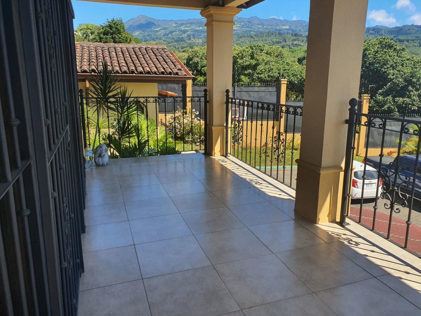 Private Mountain Residence — photo 8 of 18