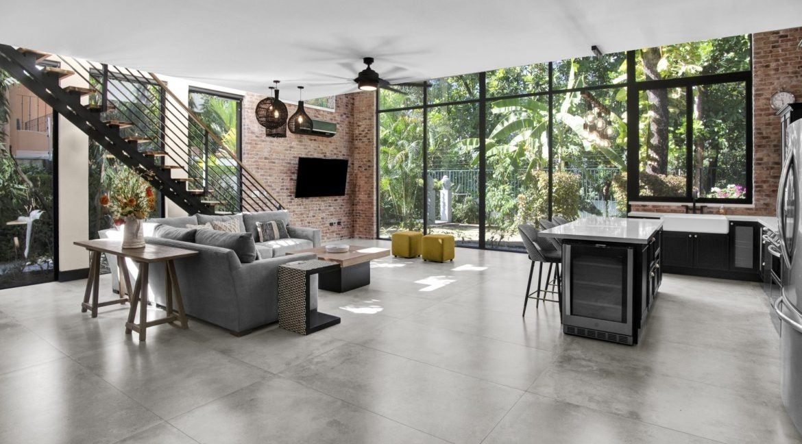 Luxury Three Bedroom Home — photo 4 of 17