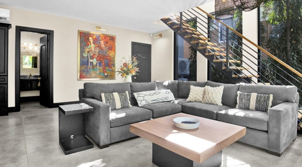 Luxury Three Bedroom Home — photo 8 of 17