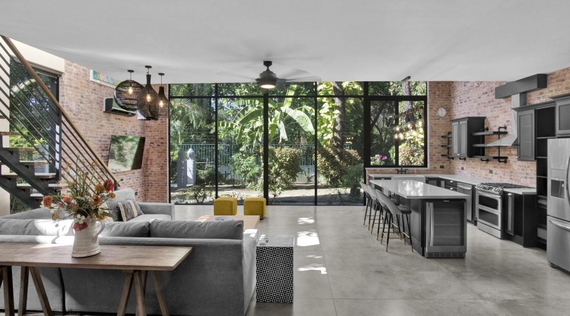 Luxury Three Bedroom Home — photo 15 of 17