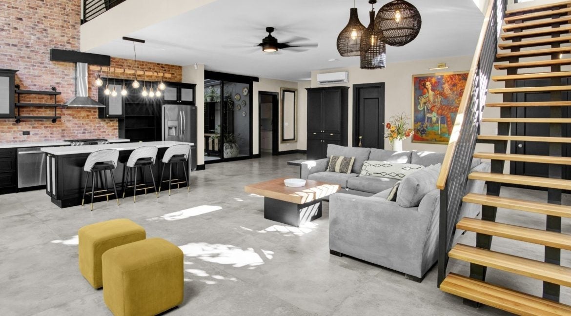 Luxury Three Bedroom Home — photo 16 of 17