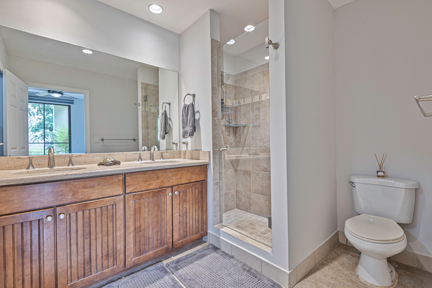 Ground-Floor Three Bedroom Condo — photo 17 of 19