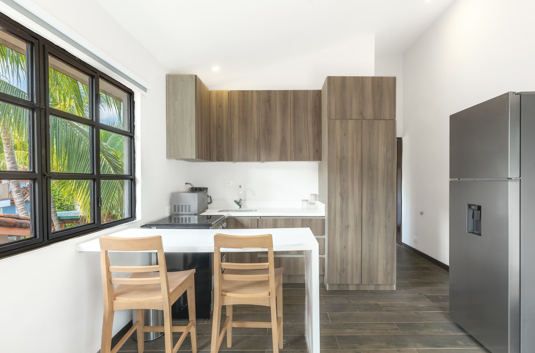One Bedroom Condo with High Ceilings — photo 6 of 19