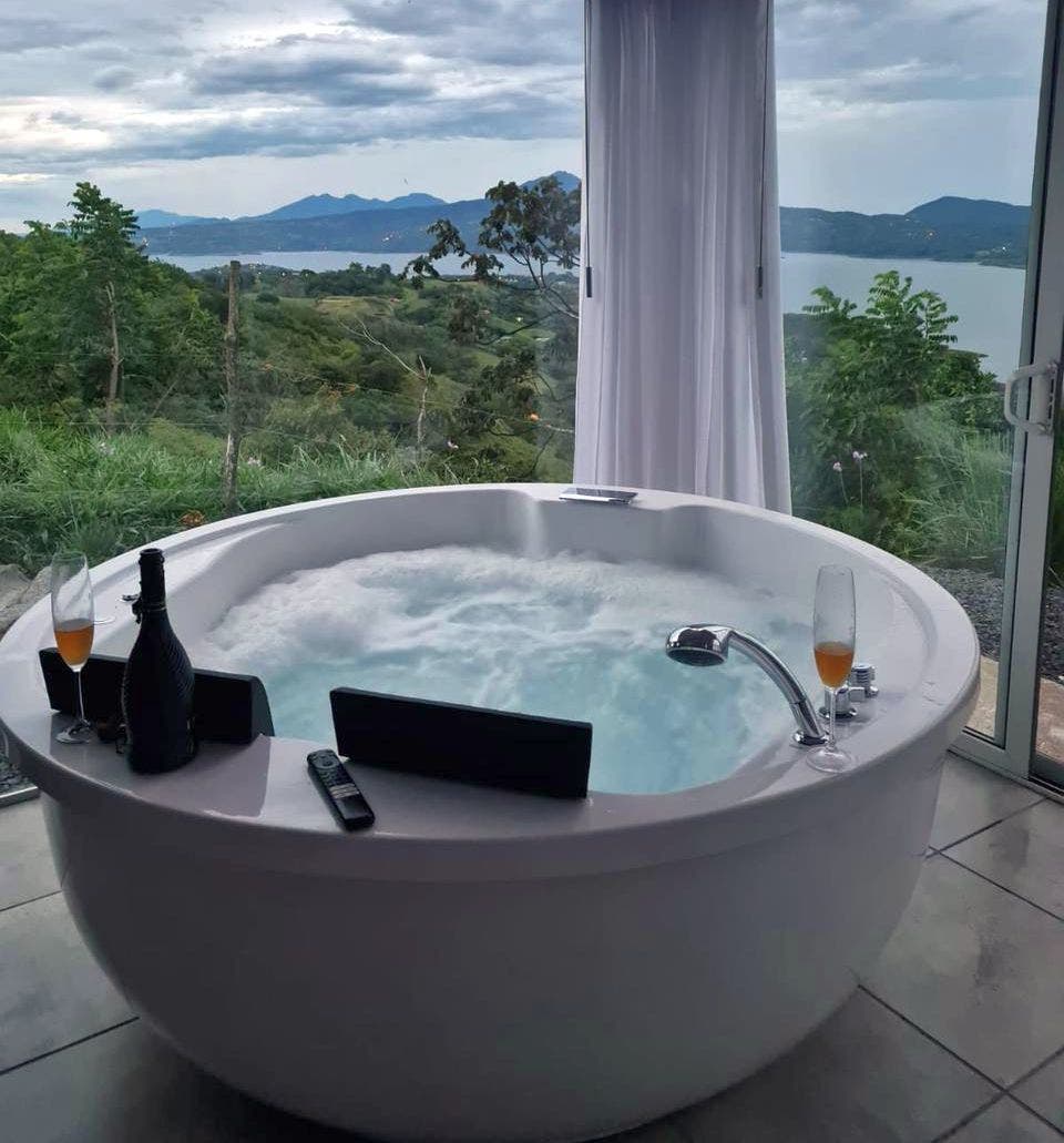 Luxury Lake-View Estate — foto 7 de 16