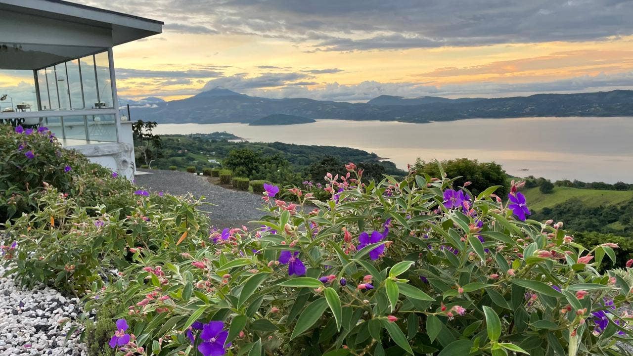 Luxury Lake-View Estate, Tronadora, Lake Arenal, Tronadora, Tilaran, Alajuela, Costa Rica — photo 3 of 5