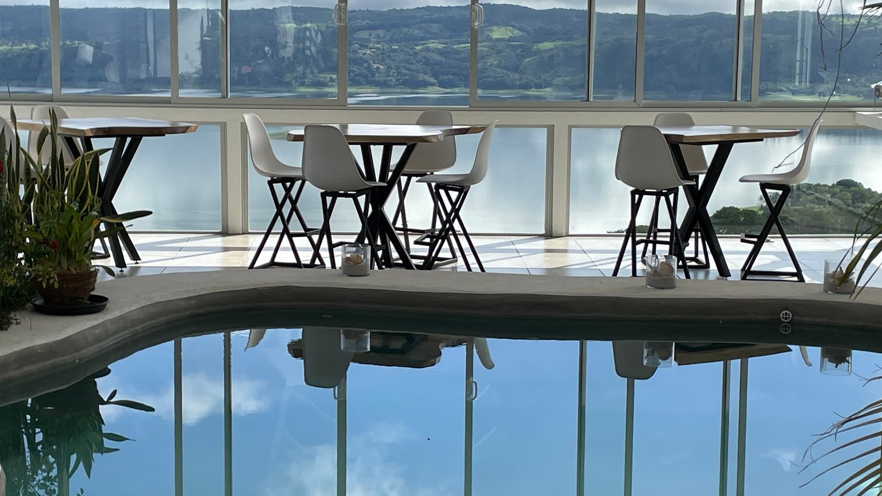 Luxury Lake-View Estate — foto 13 de 16