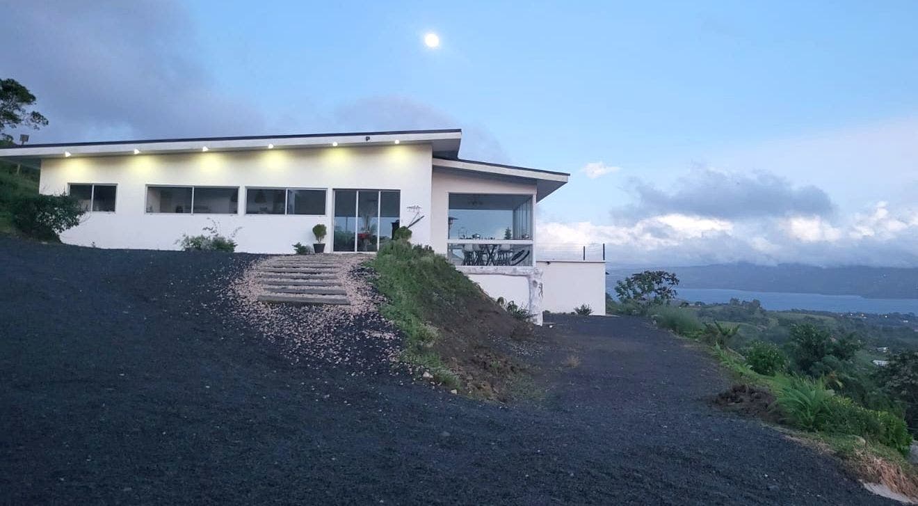 Luxury Lake-View Estate, Tronadora, Lake Arenal, Tronadora, Tilaran, Alajuela, Costa Rica — photo 4 of 5
