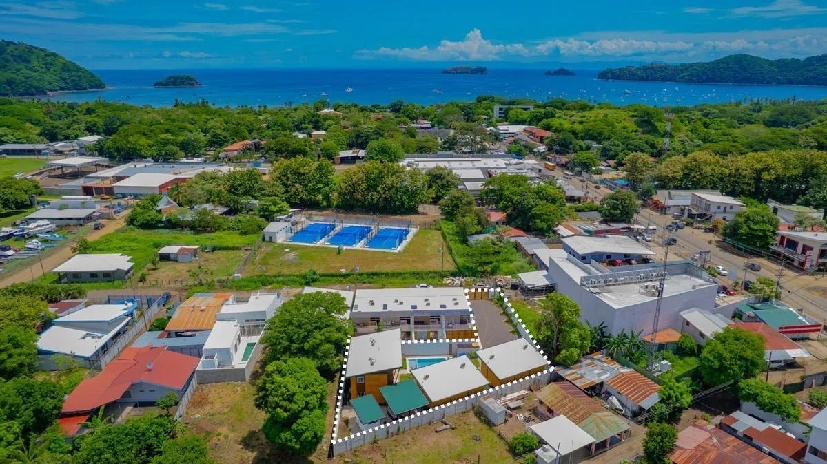 Sustainable Income Producing Lodge — foto 2 de 19