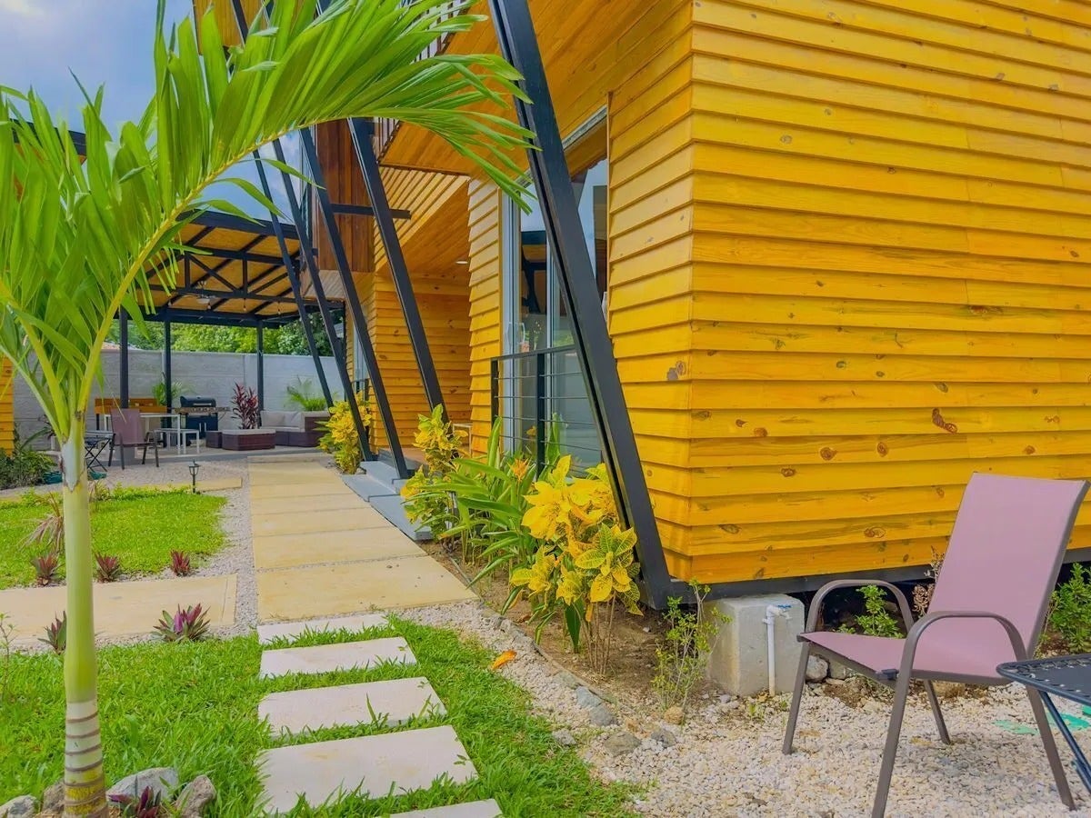 Sustainable Income Producing Lodge — foto 5 de 19