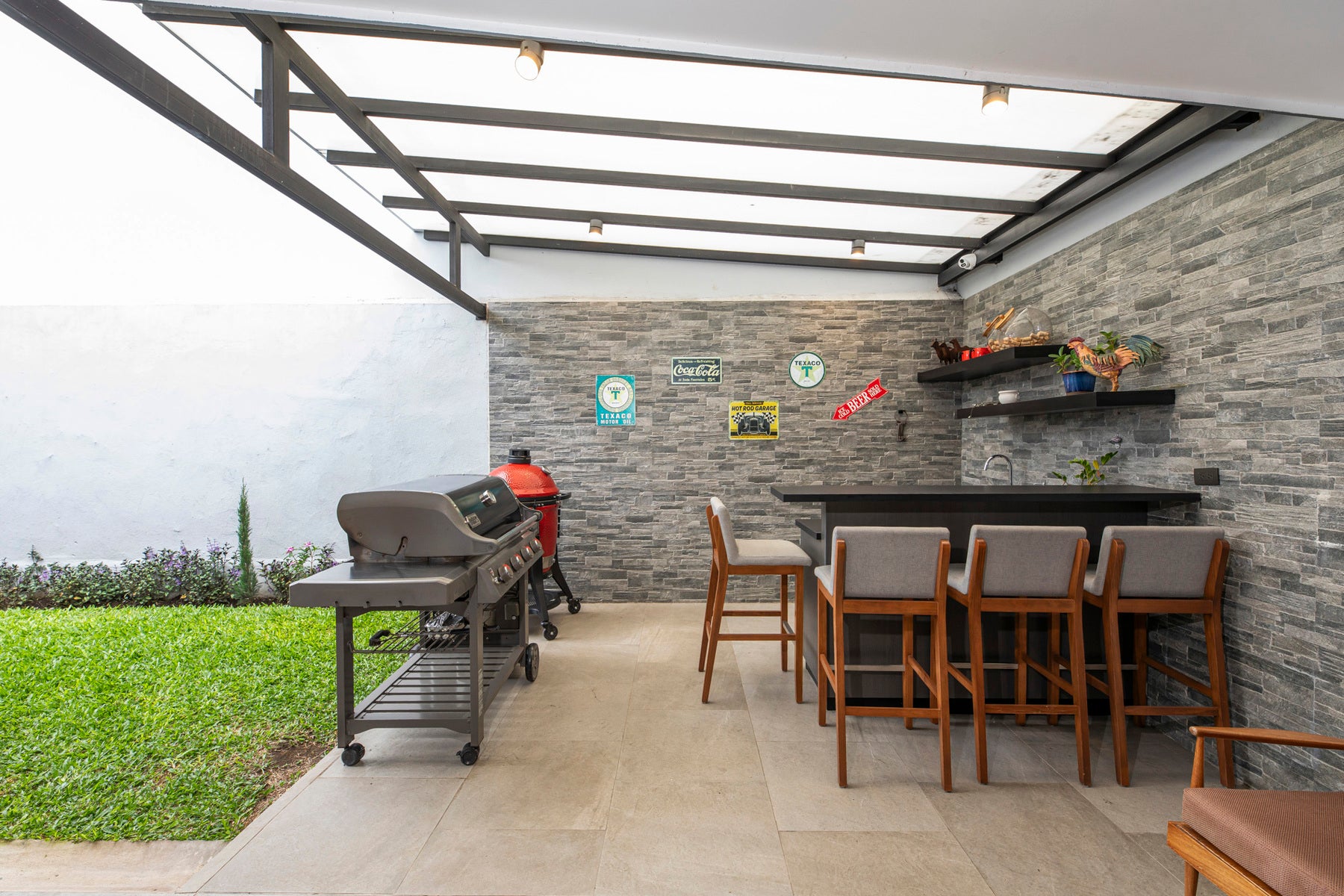 Remodeled Home With Prime Escazú Location — photo 5 of 14