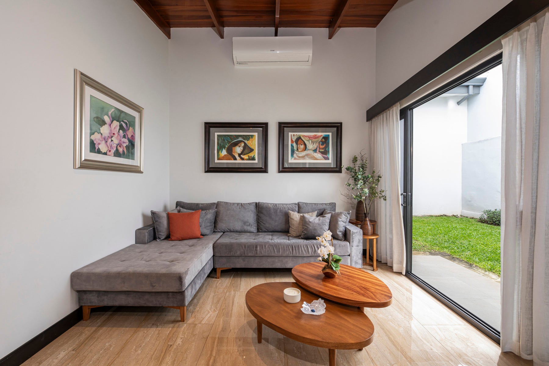 Remodeled Home With Prime Escazú Location — photo 7 of 14