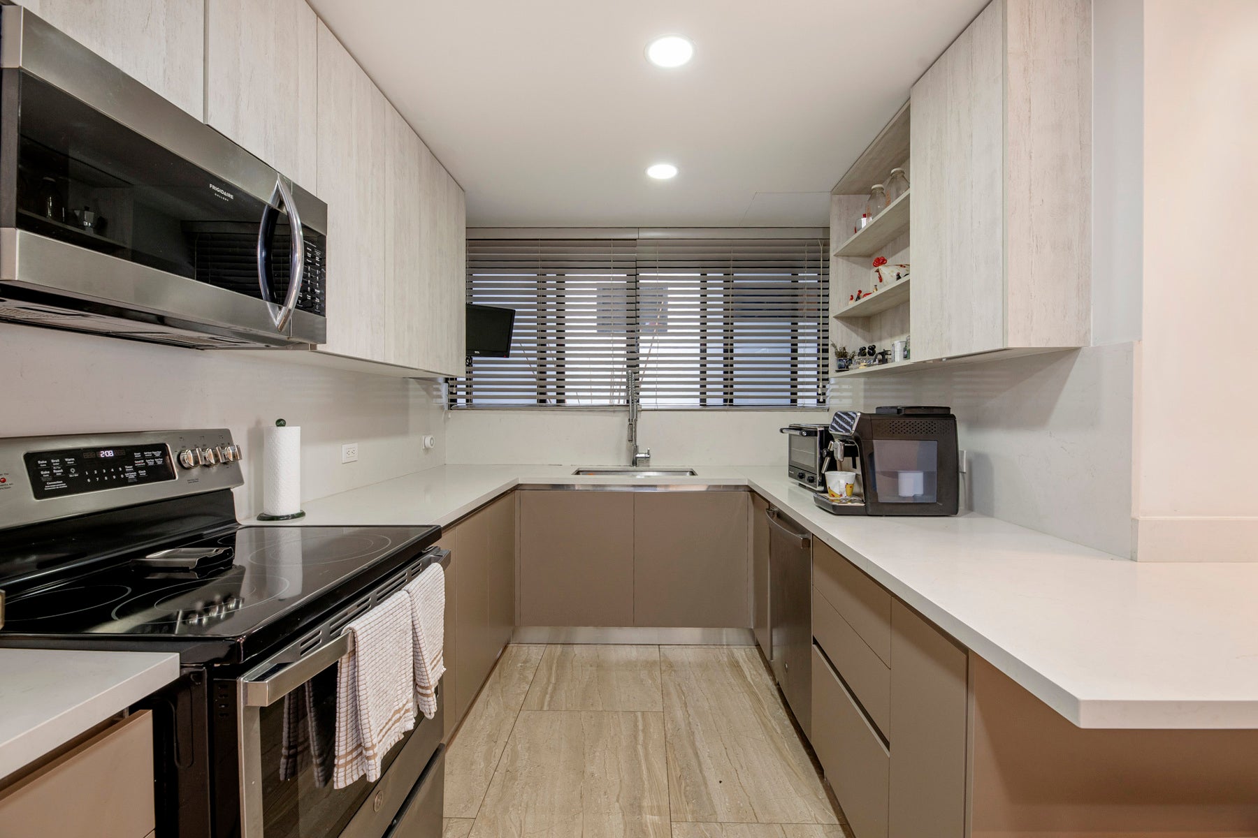Remodeled Home With Prime Escazú Location — photo 9 of 14
