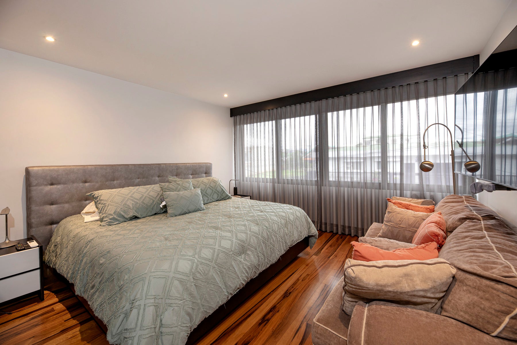 Remodeled Home With Prime Escazú Location — photo 12 of 14