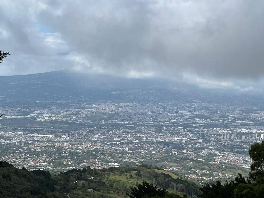 Mountain and City View Lot — foto 2 de 14