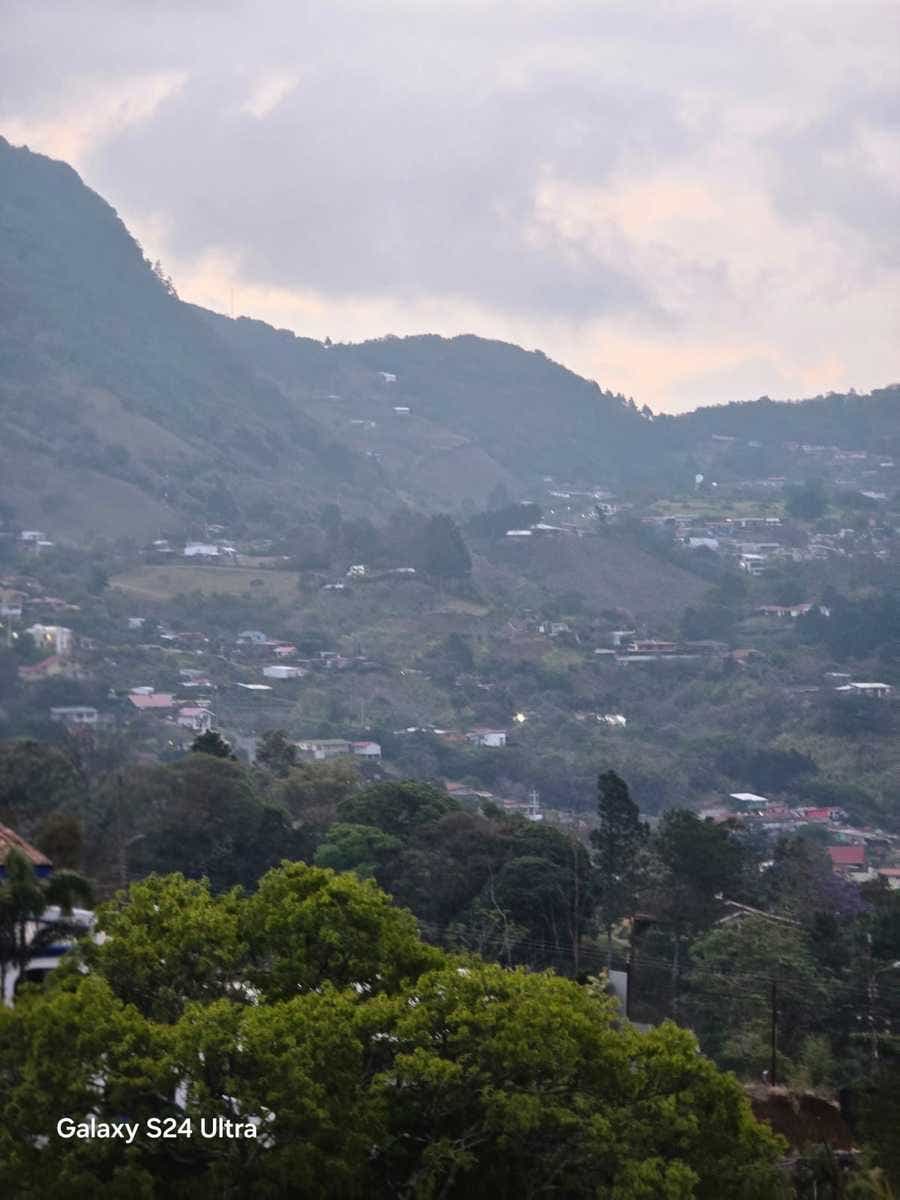 Mountain and City View Lot — foto 5 de 14