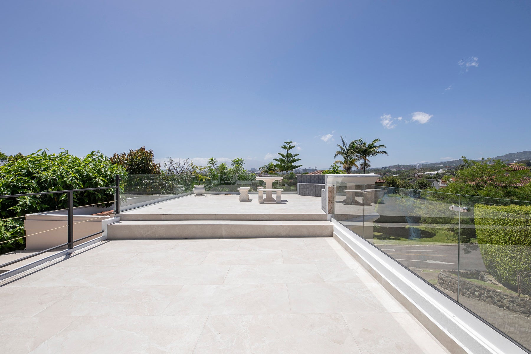 Mediterranean Style Panoramic Residence — photo 6 of 19