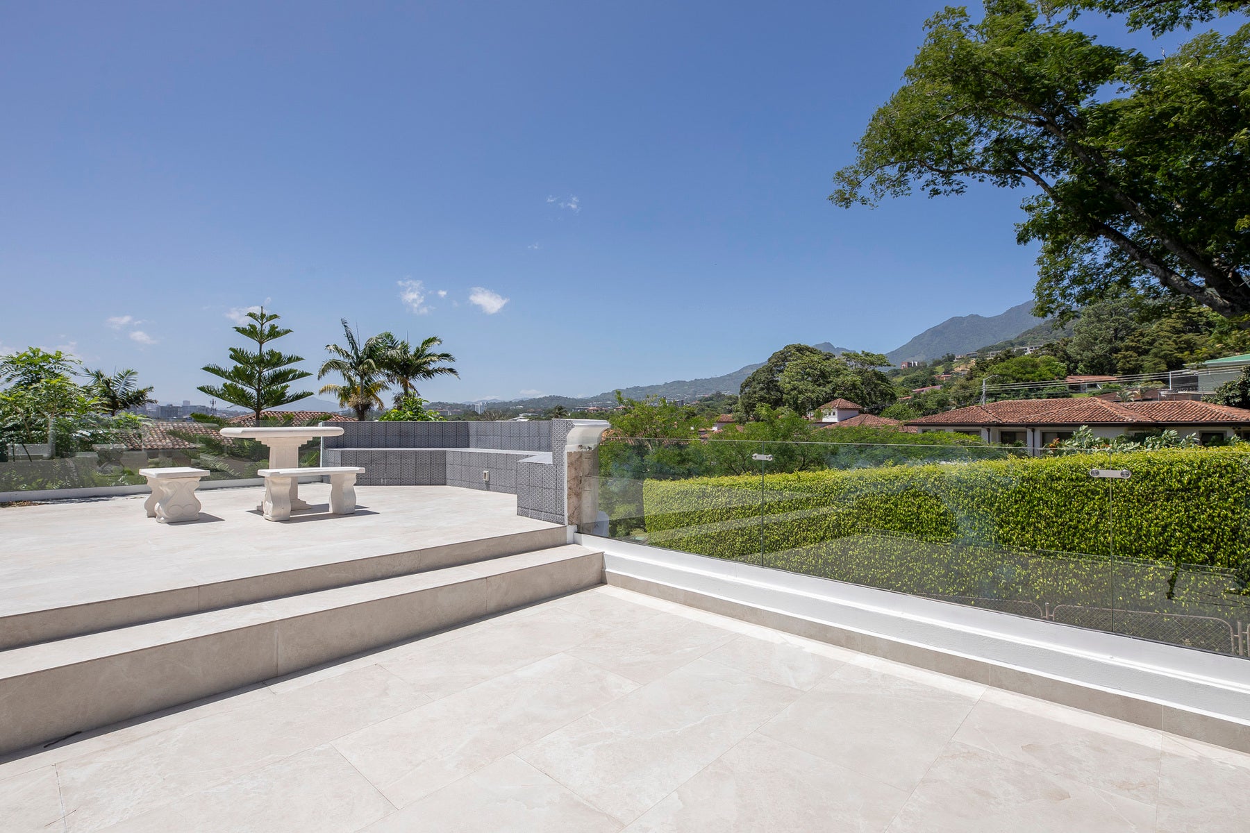 Mediterranean Style Panoramic Residence — photo 4 of 19