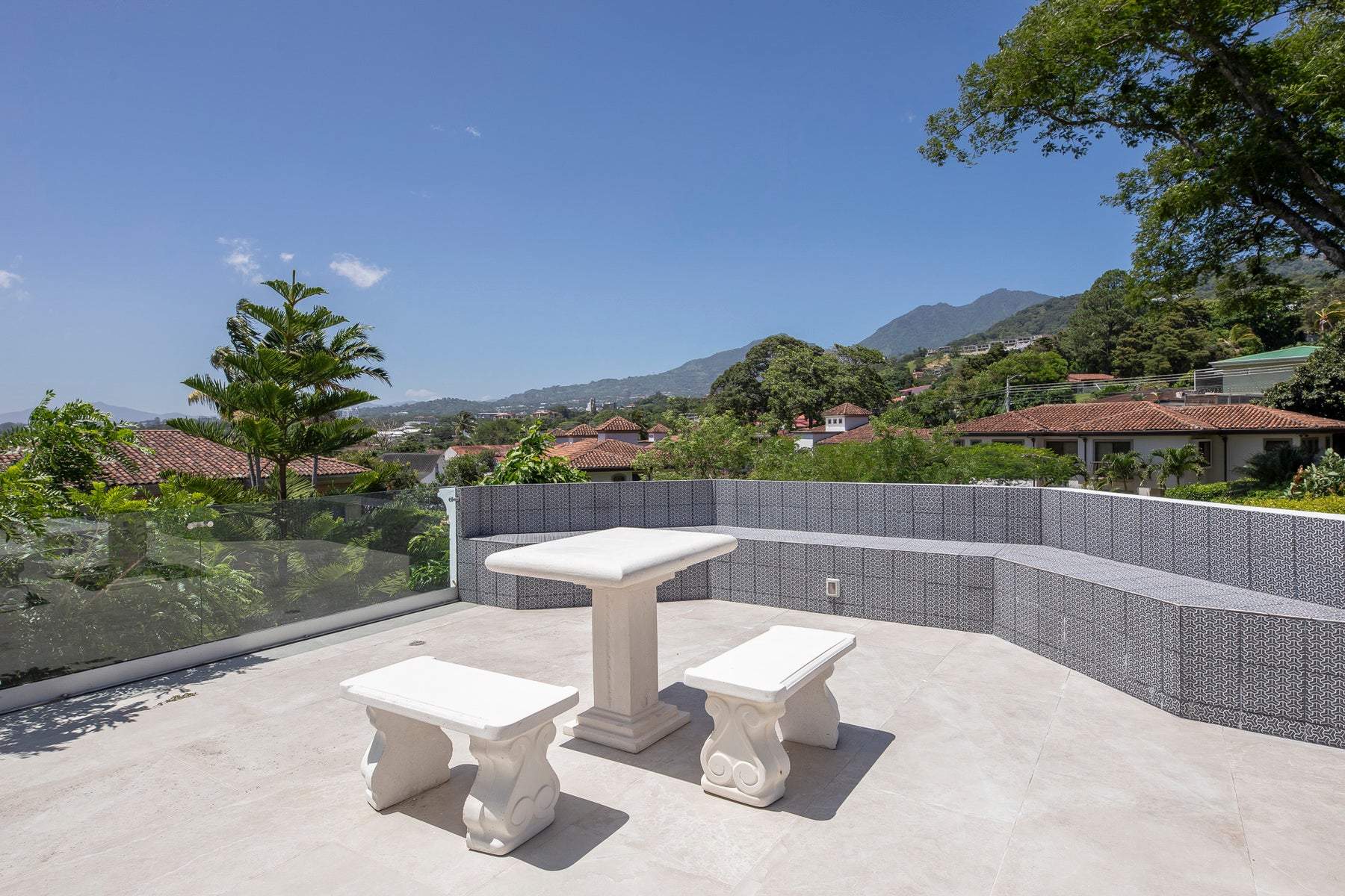 Mediterranean Style Panoramic Residence — photo 7 of 19