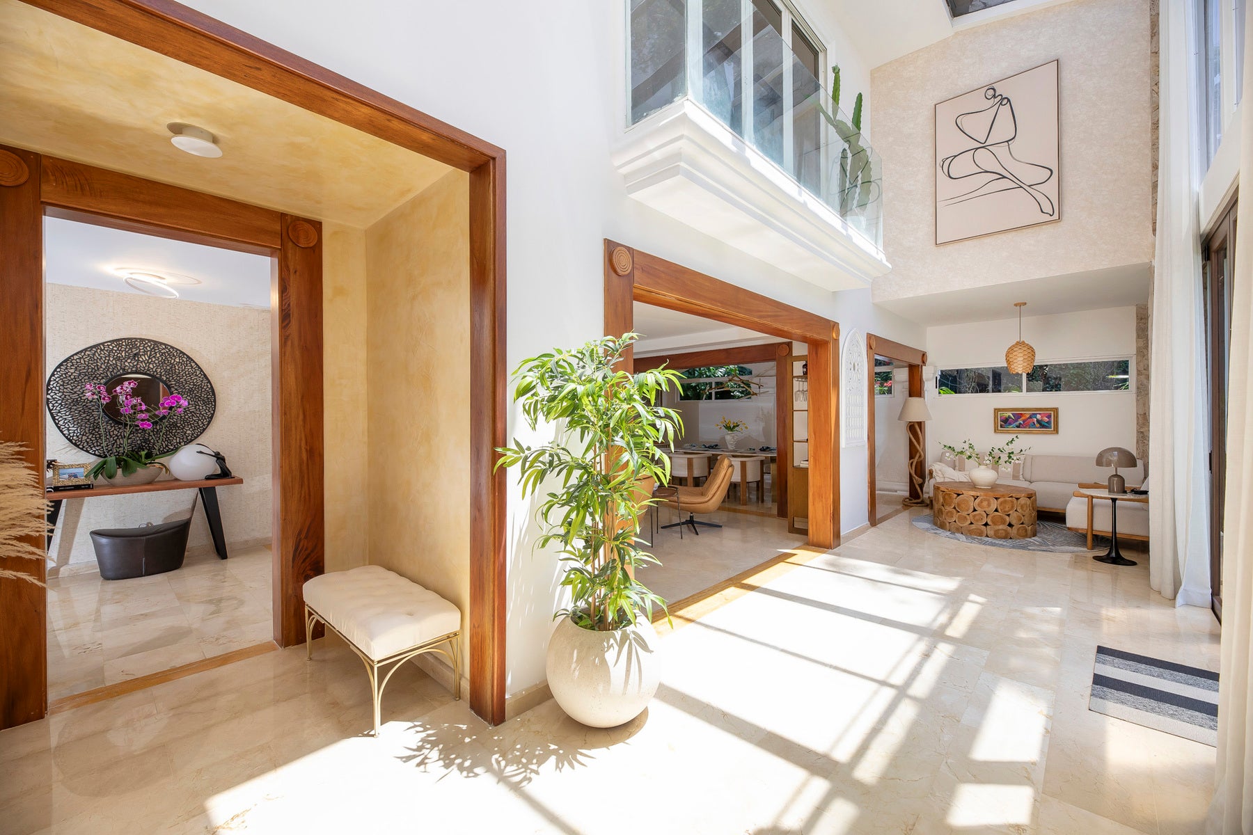 Mediterranean Style Panoramic Residence — photo 9 of 19