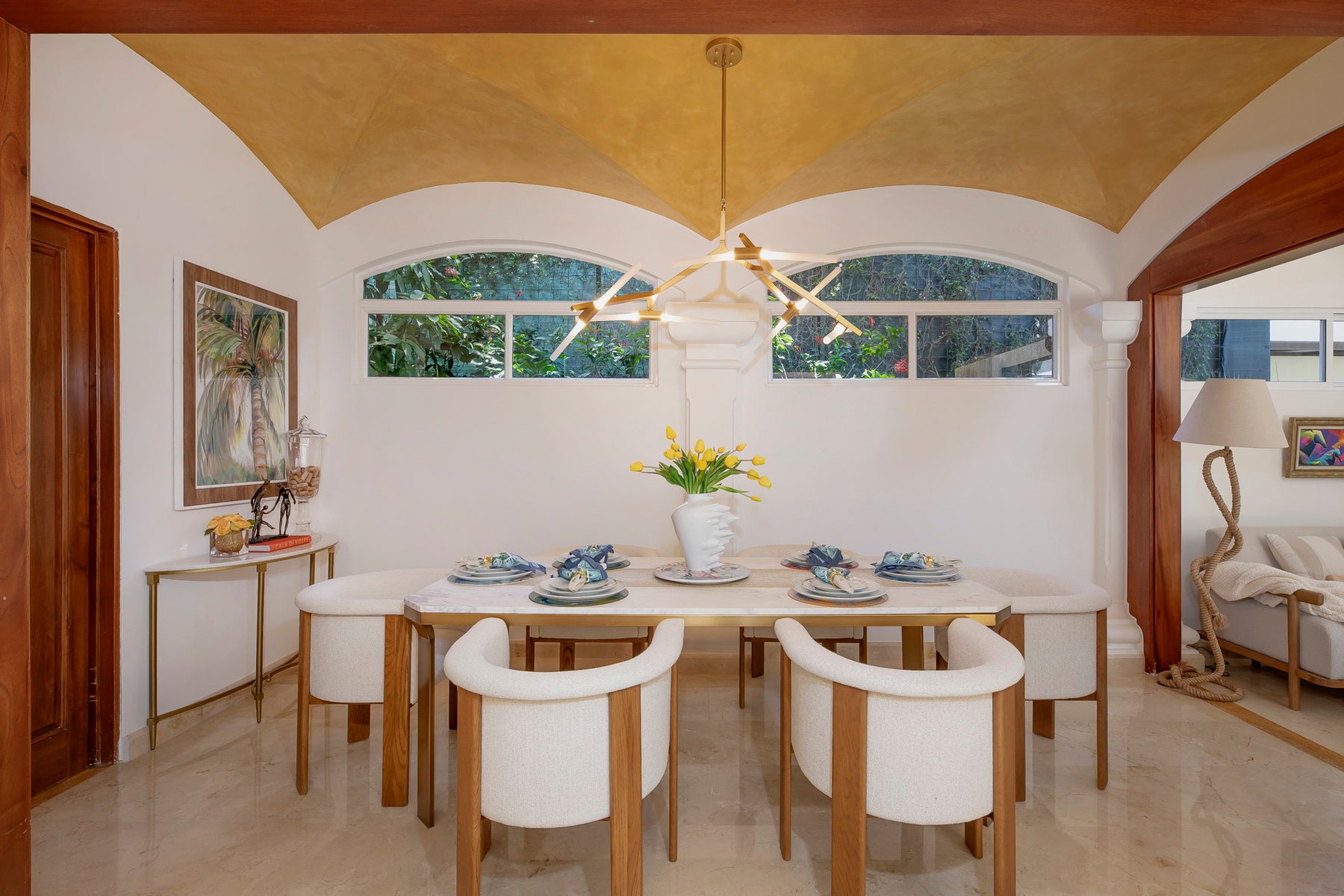 Mediterranean Style Panoramic Residence — photo 12 of 19