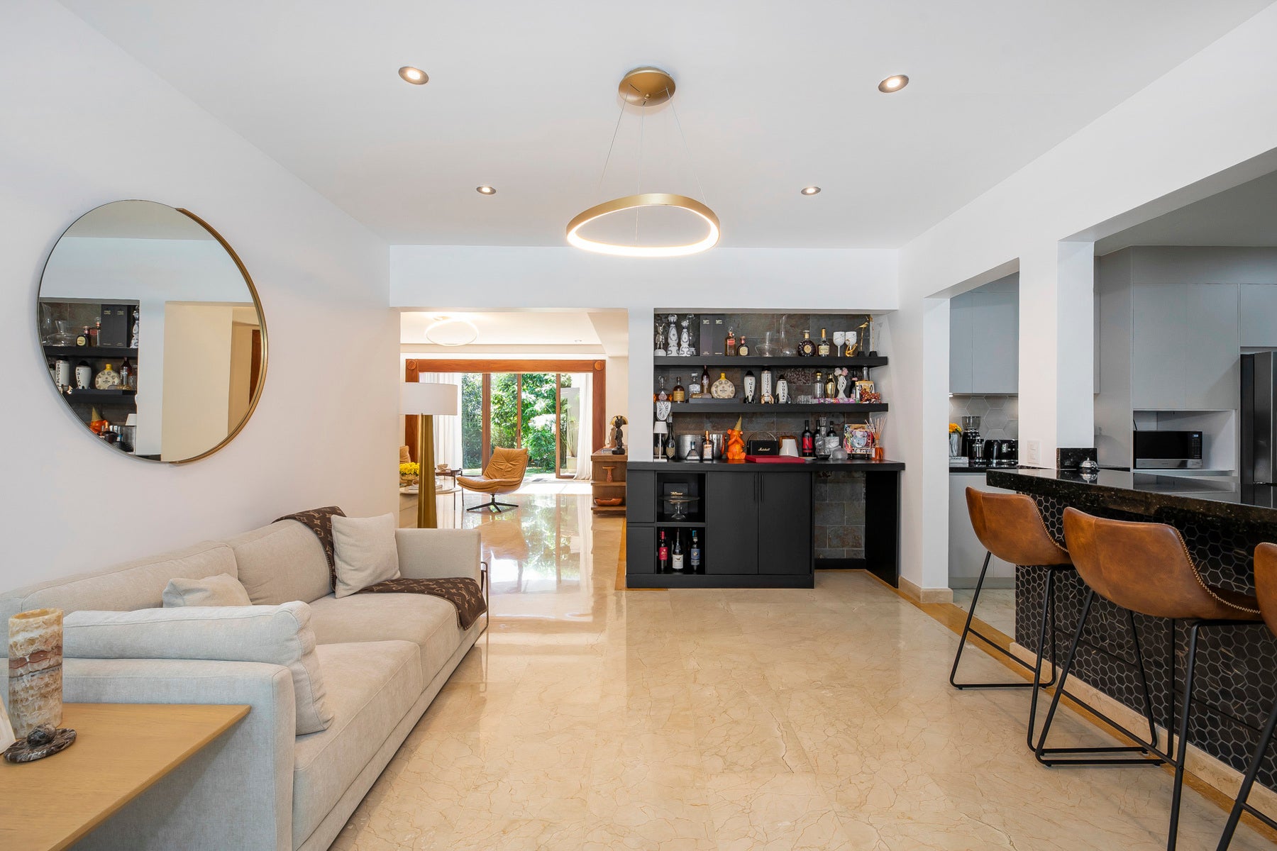 Mediterranean Style Panoramic Residence — photo 17 of 19