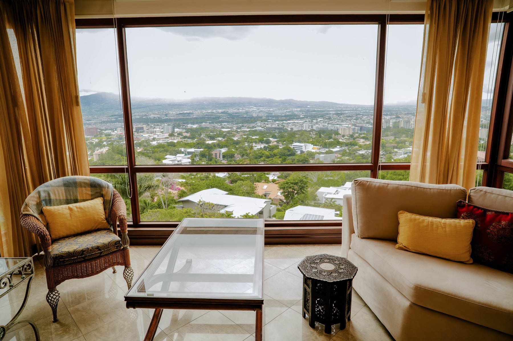 Exclusive Apartment With Views — photo 4 of 19
