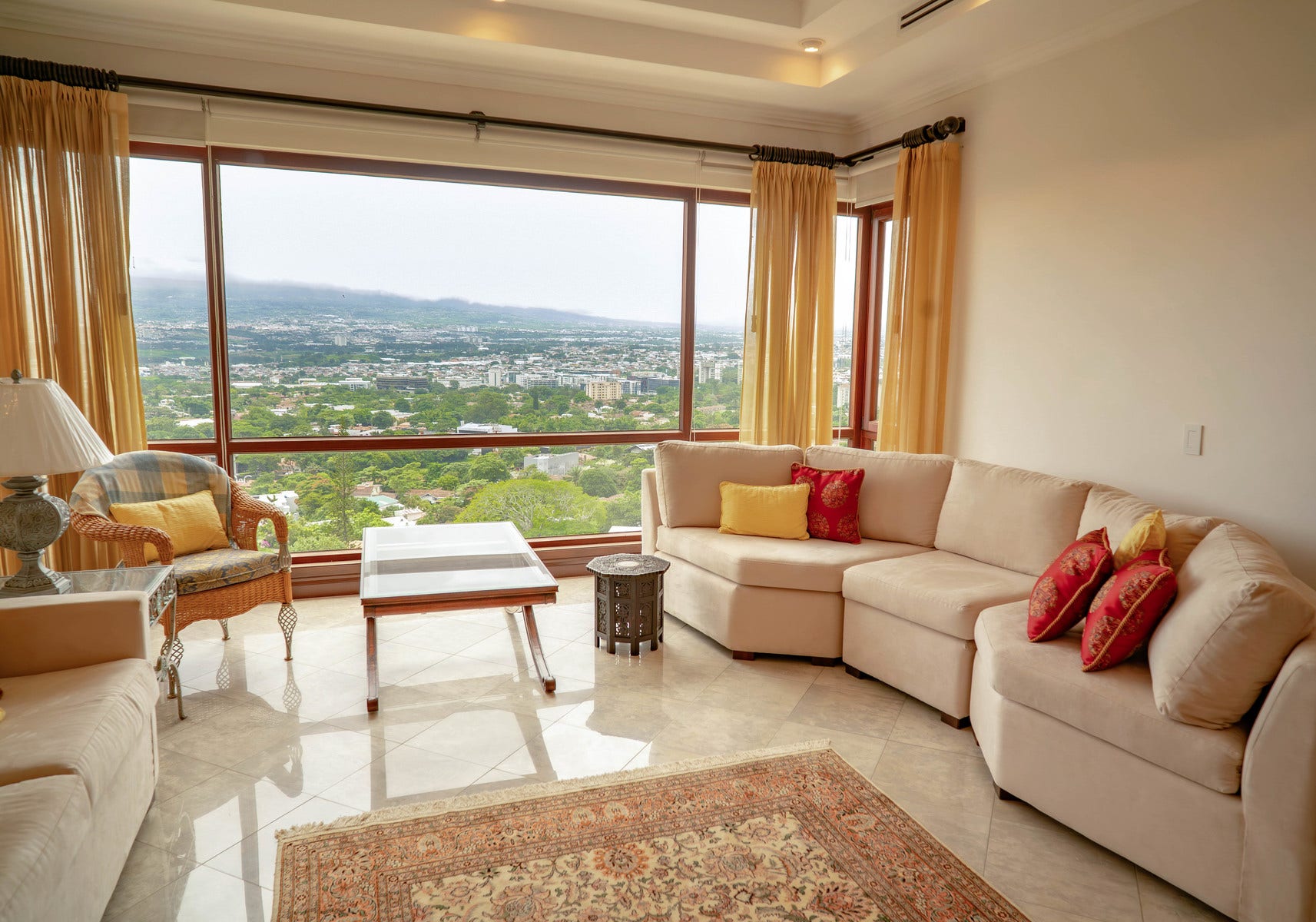 Exclusive Apartment With Views — photo 3 of 19