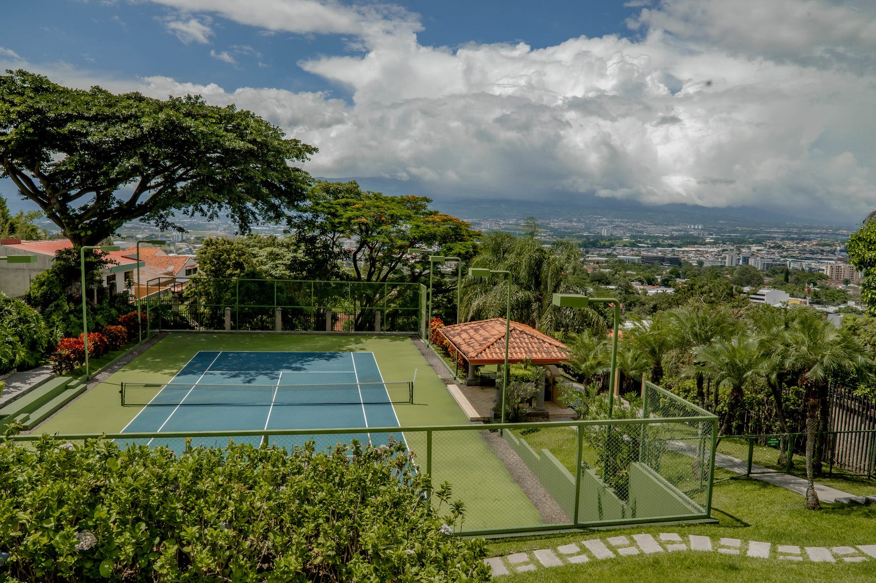 Exclusive Apartment With Views — photo 19 of 19