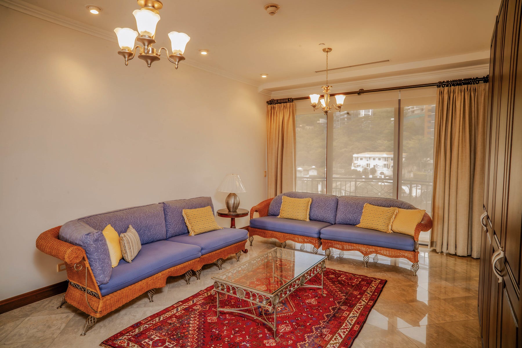 Exclusive Apartment With Views — photo 15 of 19