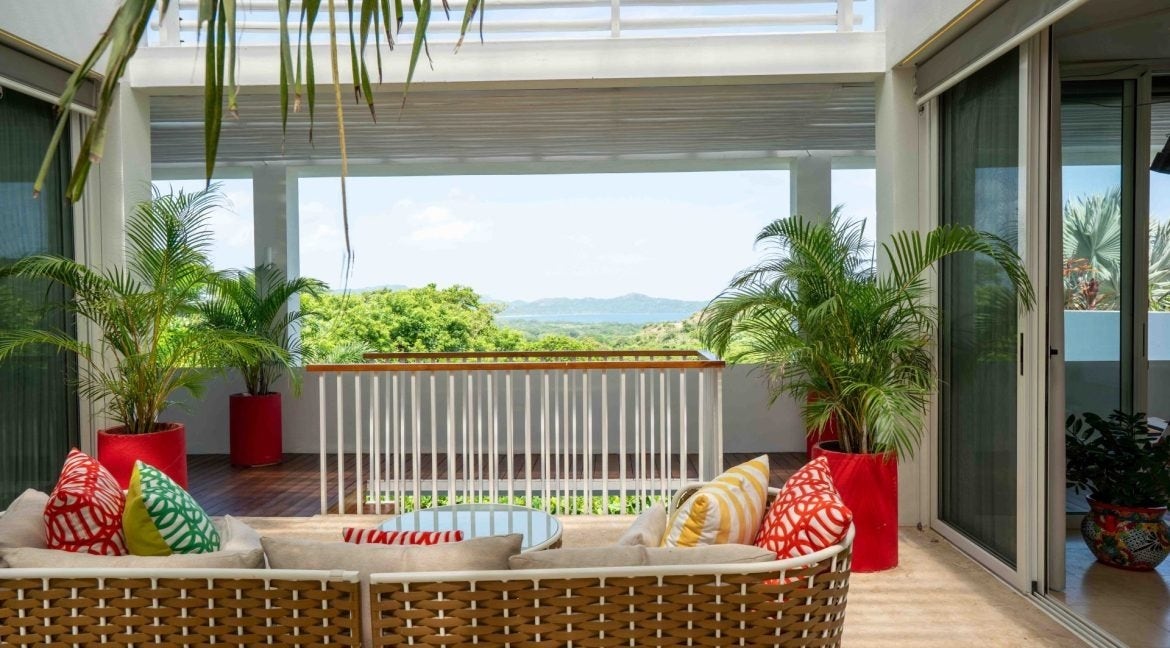 Ocean View Residence in Miramar — photo 3 of 19