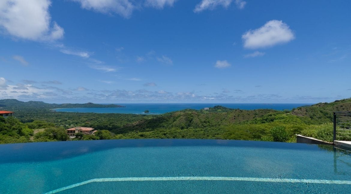 Luxury Ocean View Home — photo 7 of 19