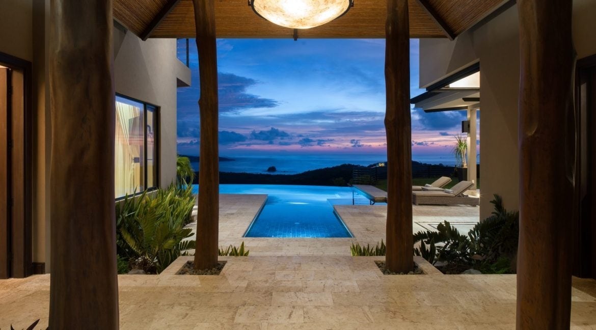 Luxury Ocean View Home — photo 9 of 19