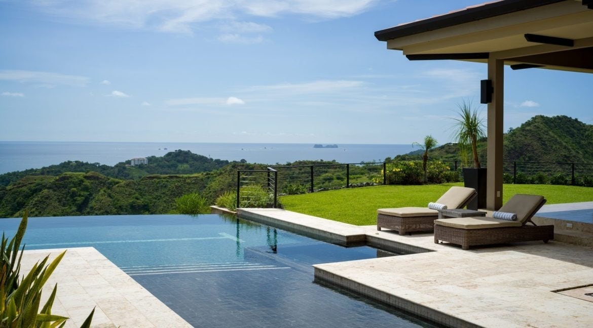 Luxury Ocean View Home — photo 10 of 19