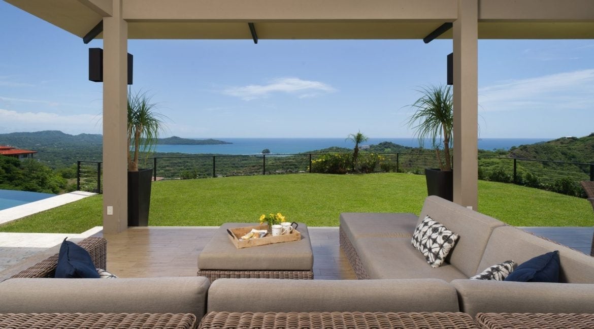 Luxury Ocean View Home — photo 15 of 19