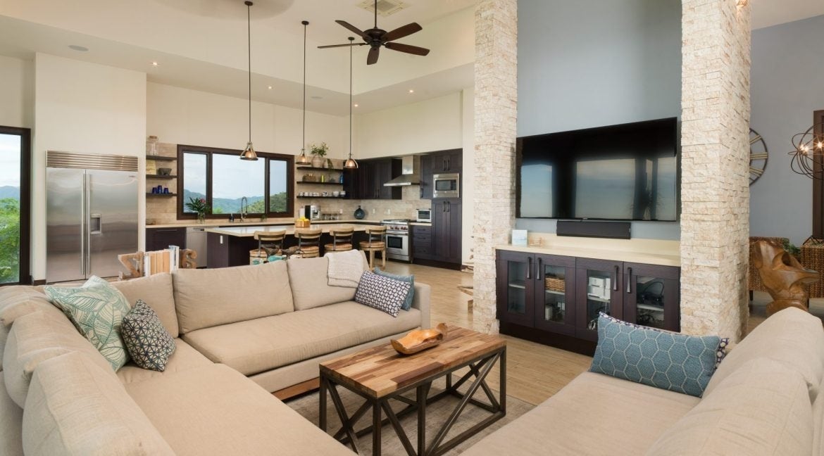 Luxury Ocean View Home — photo 16 of 19