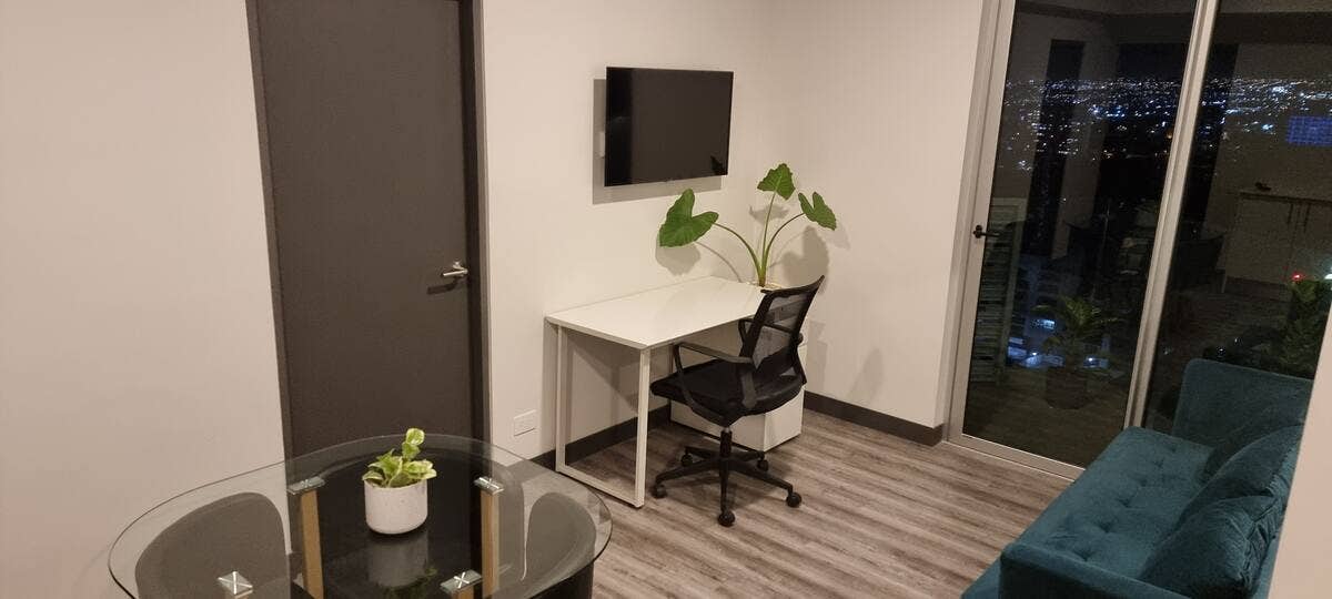 Furnished Modern Apartment — photo 9 of 17