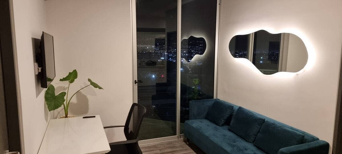 Furnished Modern Apartment — photo 2 of 17