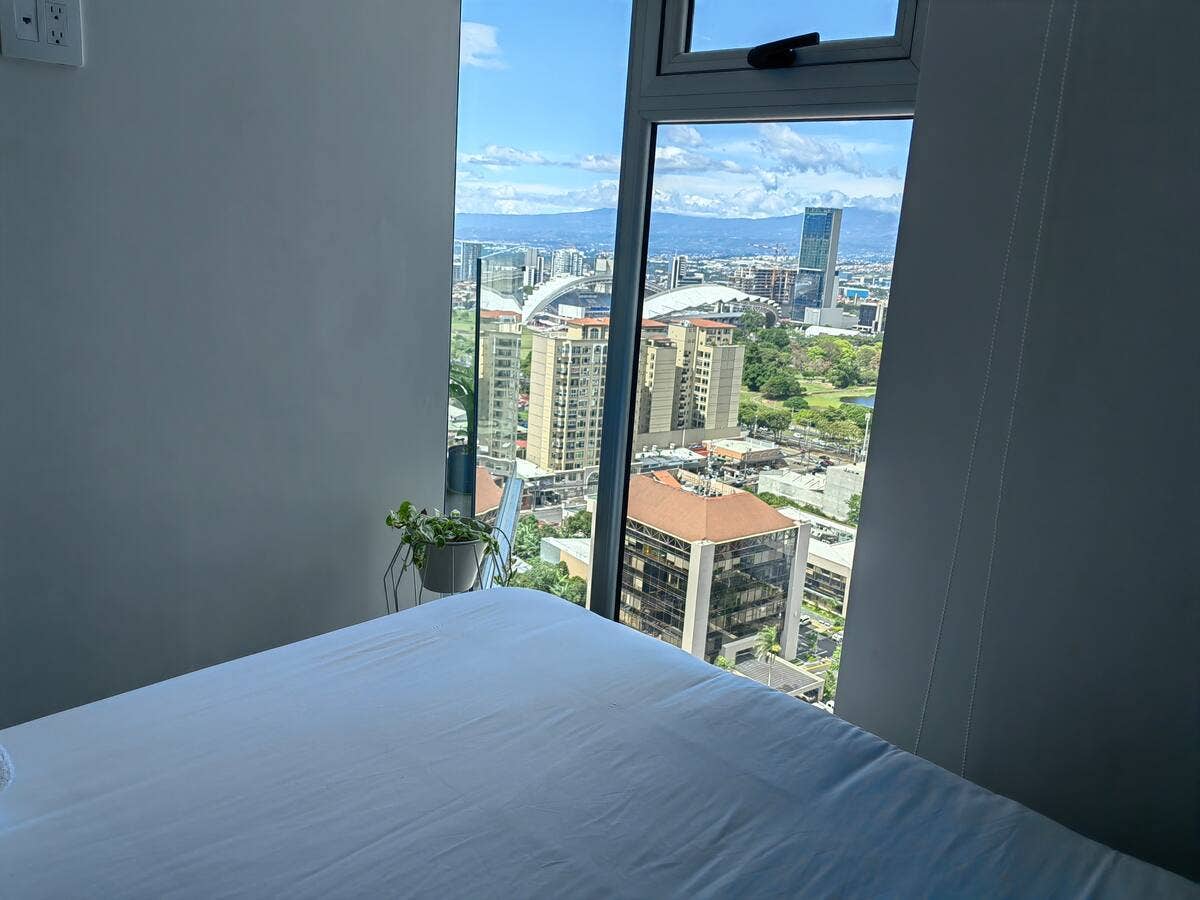 Furnished Modern Apartment — photo 8 of 17