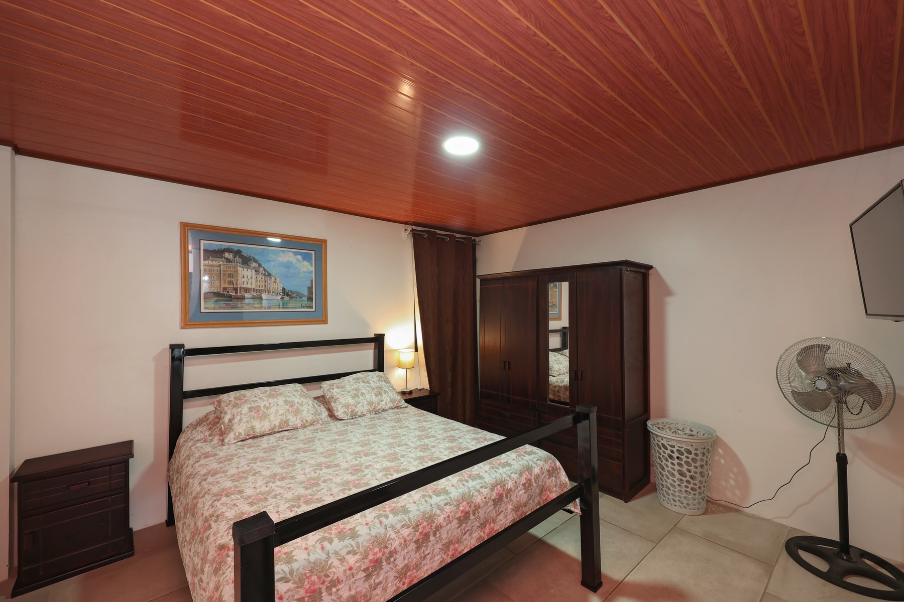 Prime Location Home — photo 11 of 17